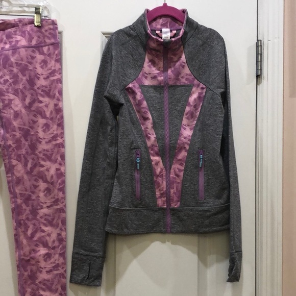 Tracksuit - Picture 3 of 3